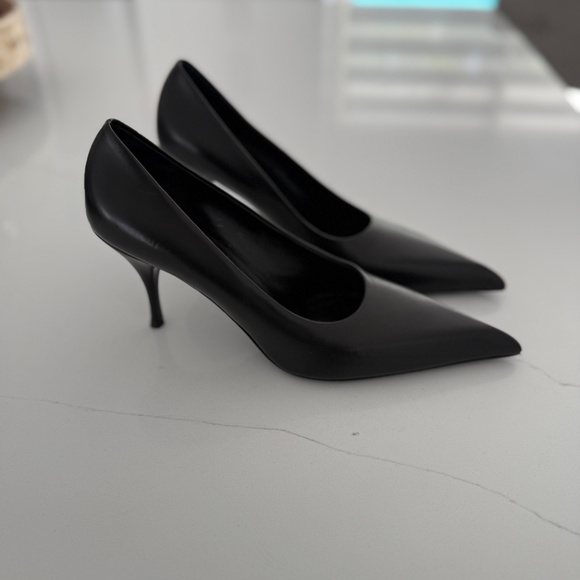 Prada Leather Pumps Contemporary Pointed To Elegant Shoes Heels Size 40.5 - Picture 3 of 11